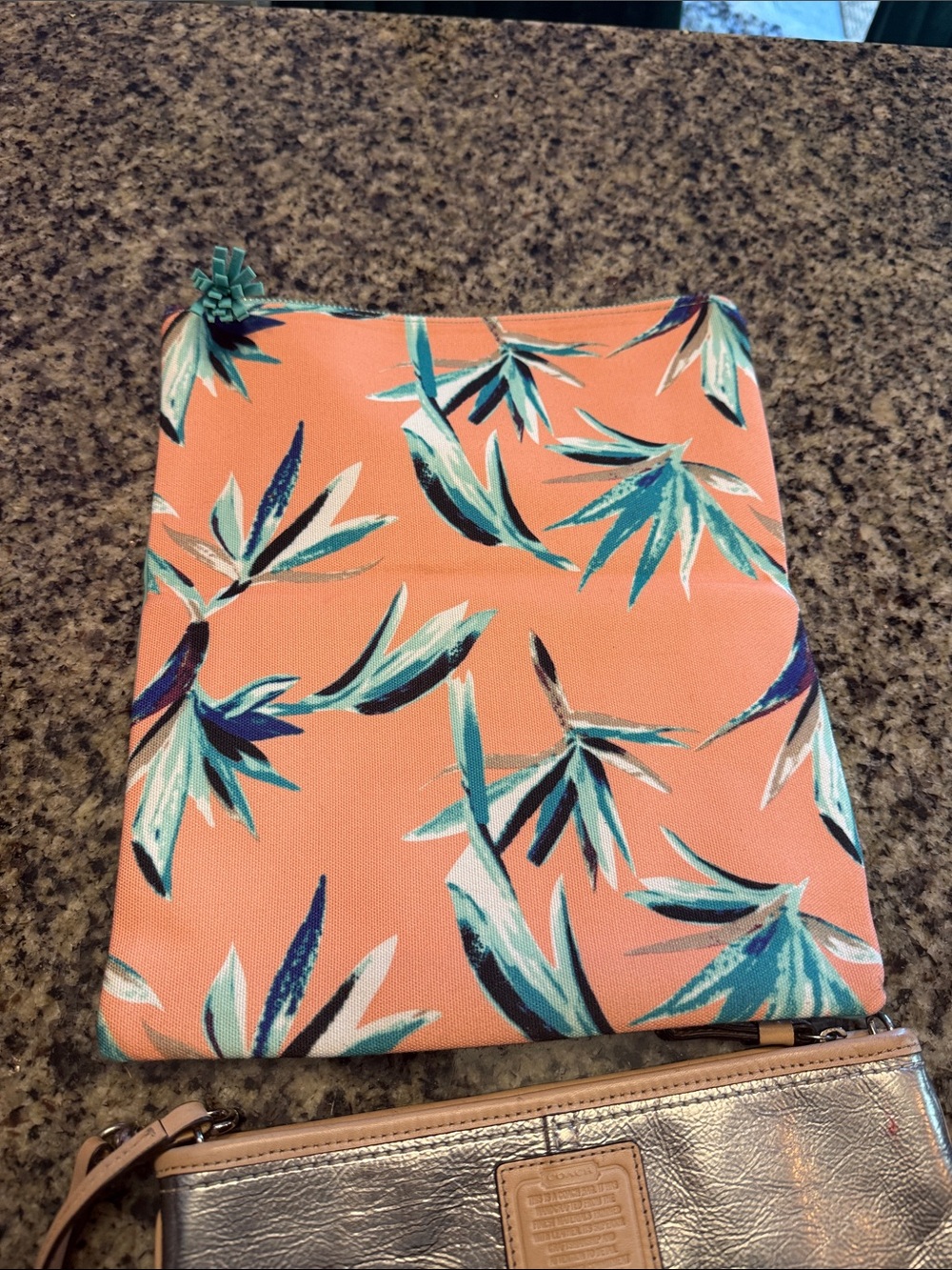 4 clutch bundle - Picture 8 of 15